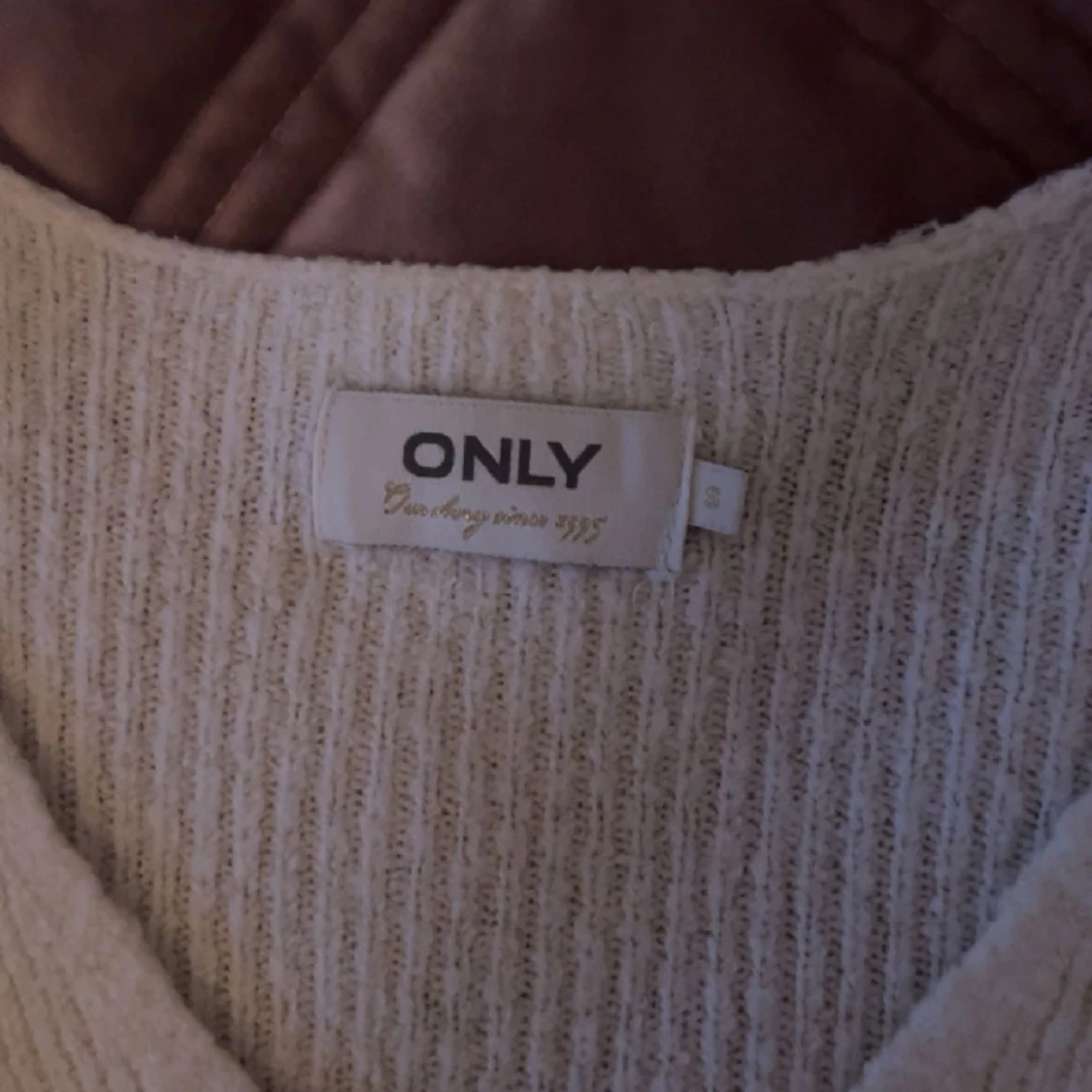 Vit stickad tröja - 91