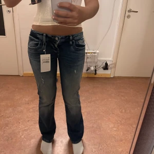 Intressekoll, helt nya LTB jeans - Intressekoll på ett par helt nya LTB jeans som är slutsålda överallt, de är köpta för cirka 1000kr så kommer ej säljas för mindre, har glömt av köpet och kan därför inte lämna tillbaka. Råkade nämligen köpa två jätte lika par så kör intressekoll!!!💓