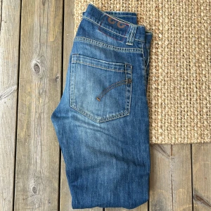 Dondup jeans - Tja säljer dessa riktigt feta Dondup jeans nypris 3 tusen mitt pris 799kr, inge defekter det är w33 men sitter mindre. hör av vid funderingar!