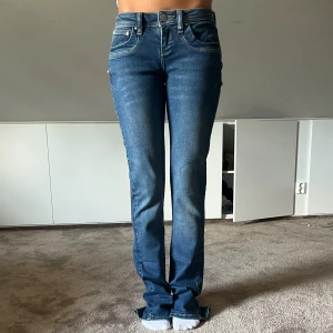 low rise bootcut LTB jeans  - LTB jeans, aldrig använda och prislapp kvar! Lite långa på mig som är runt 163, midjan passar perfekt. Jag har vanligtvis XS ! W24/L36