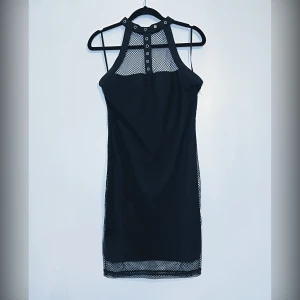 Shein fishnet klänning - Halterneck klänning med fishnet från shein Strl L Mått enligt bild nr 3 Endast provad, som ny!!