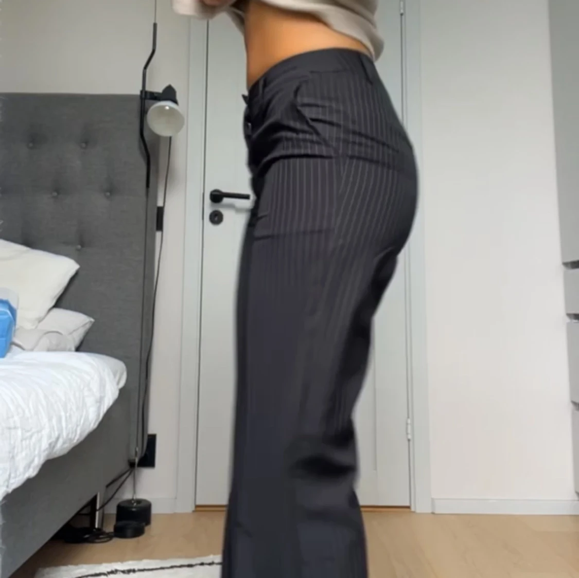 Svarta kostymbyxor med ränder - 3