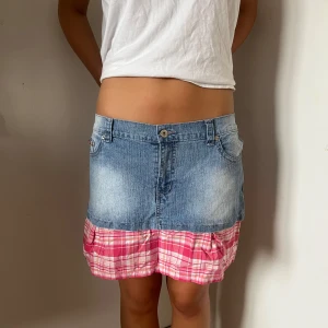 Kjol - Jättesöt kjol, det står ingen storlek men sitter lite stor på mig som har s/36 🥰