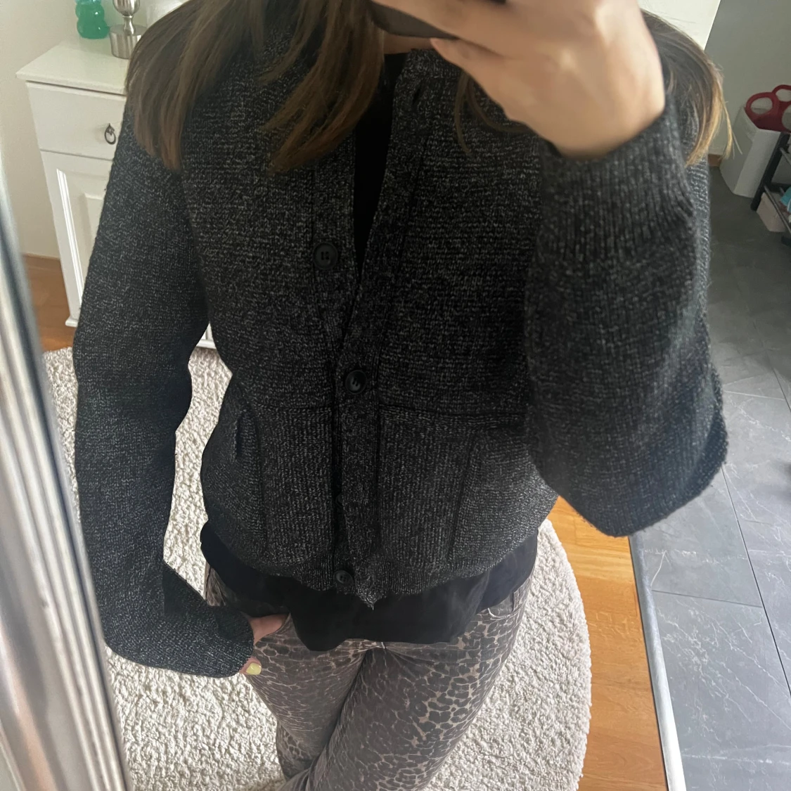 Grå leopardmönstrade byxor - 91