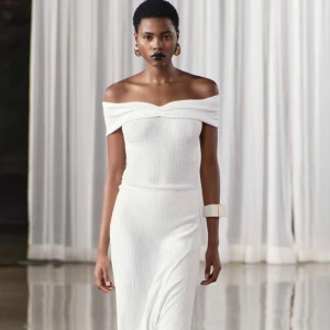 Body zara - Säljer denna bodyn från zara, helt ny med lappen kvar!💗