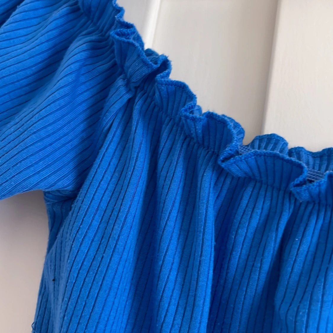 Blå off-shoulder topp från BikBok - 92