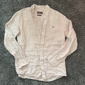 Morris linneskjorta  - 100% linneskjorta från Morris | inga defekter | passar dig mellan 175-184 | frakt inom 24h |