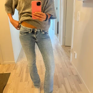 Lågmidjade bootcut jeans - Assnygga lågmidjade bootcut jeans från pepe jeans 💗 i storlek 26/32. I fint skick!