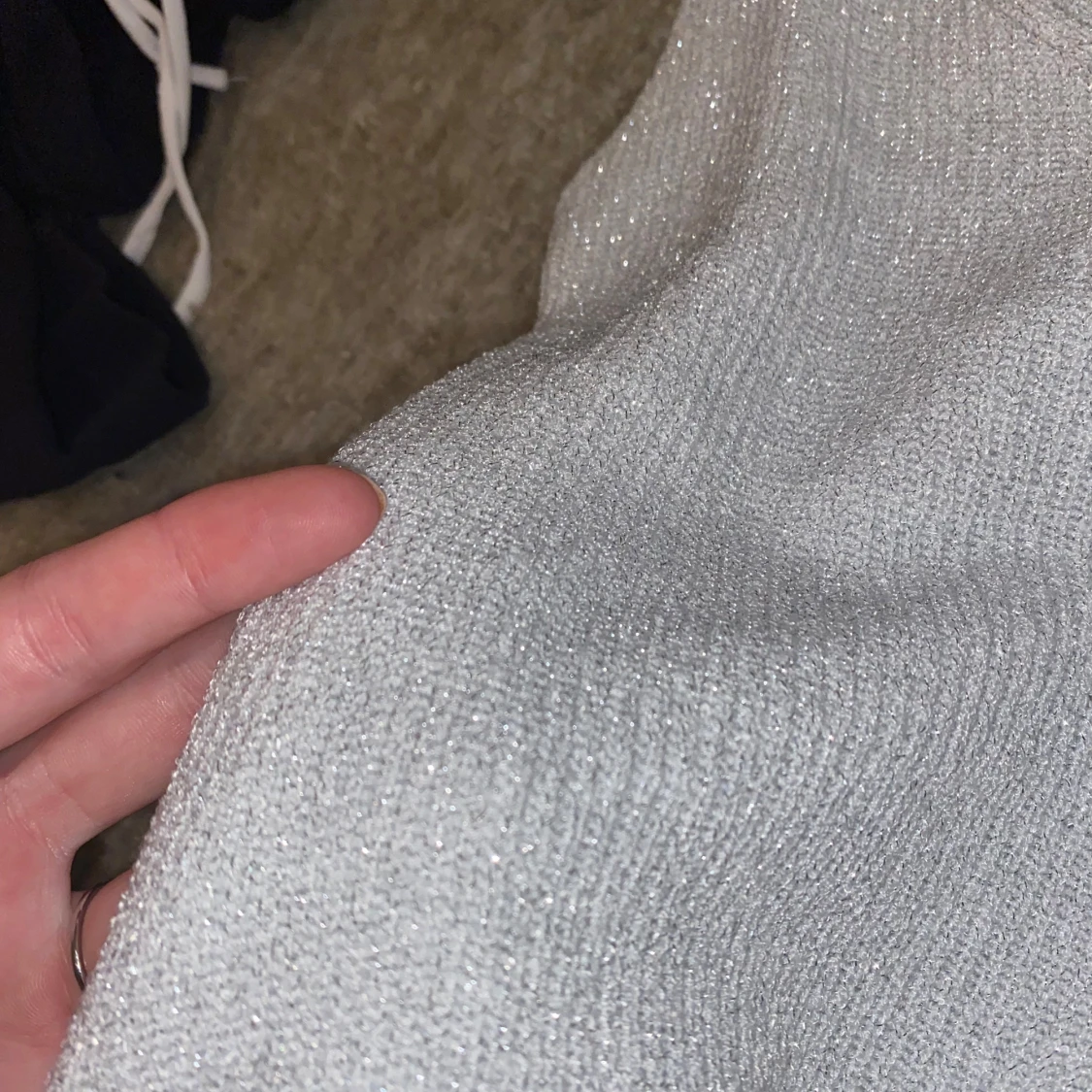 Glittrigt stickat linne  - 90