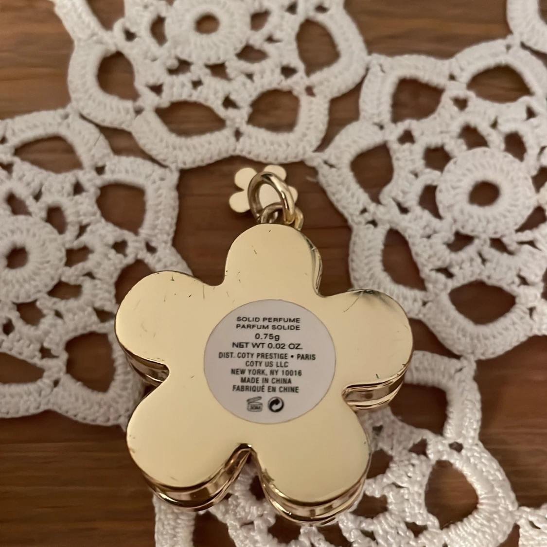 Blommig solid parfym i rosa och guld - 90