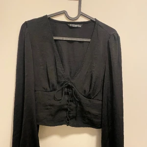Fin topp - Jättesnygg topp inköpt från Asos förra året.  Storlek 40❤️