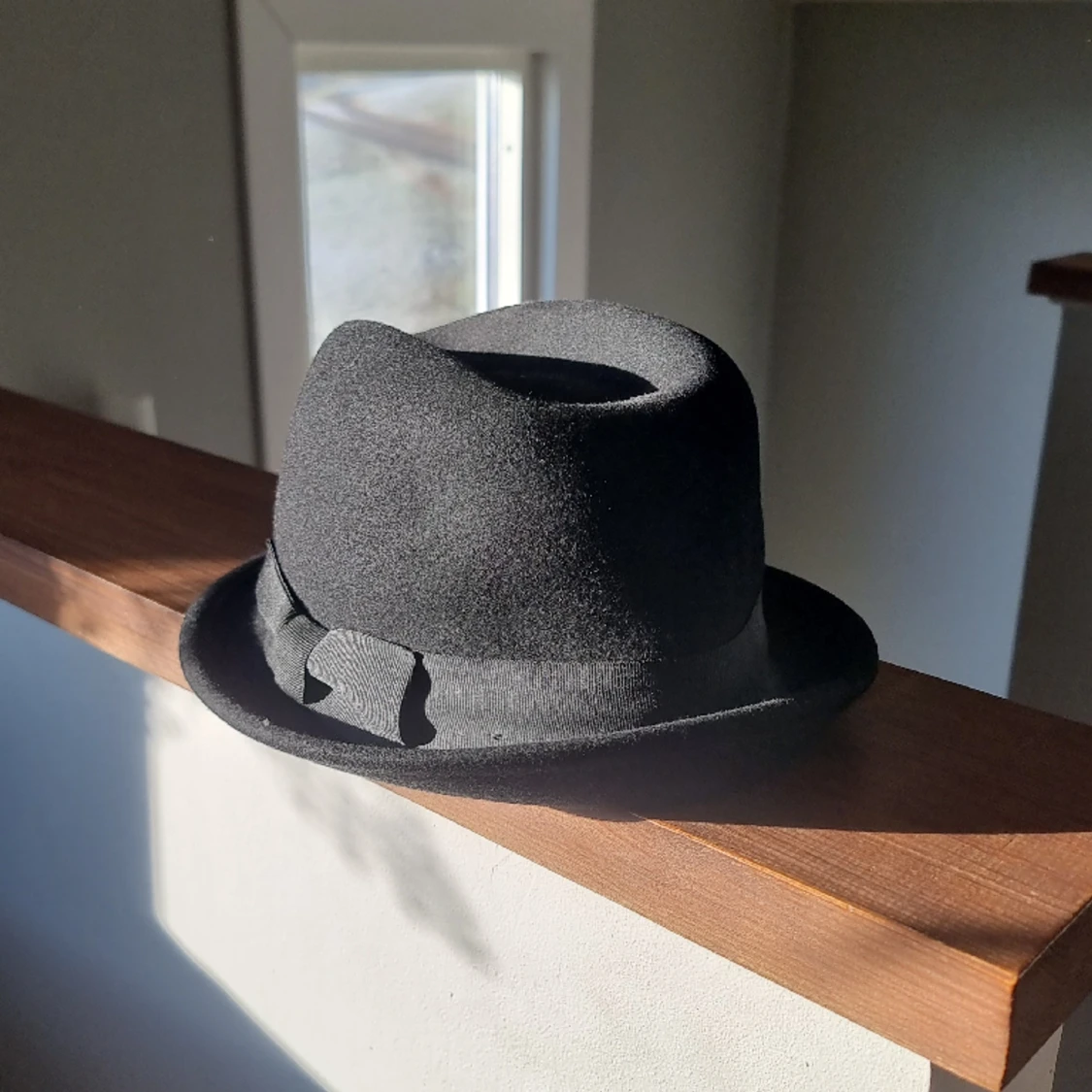 Divided hatt svart - 90
