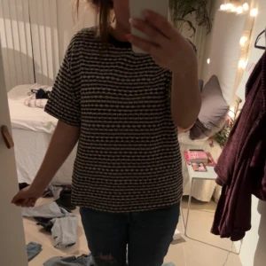 Zara t-shirt - Kanppt andvänd, nyskick🩷
