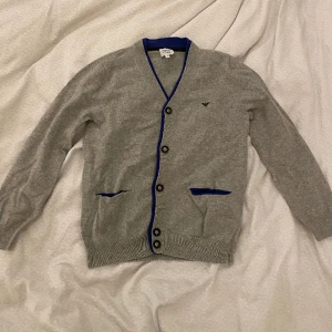 Armani Tröja (154) - Skick: 9/10 Storlek: 154