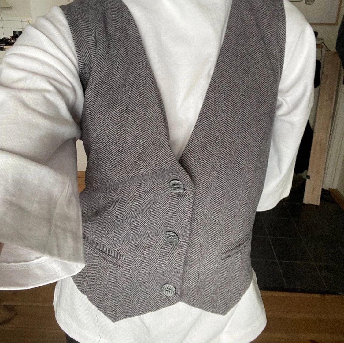 Grå väst - 90