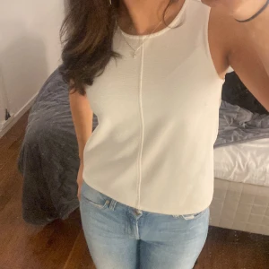 Topp/linne  - Bra sick! Fin linne/topp till sommaren💕 Kommer inte till användning och används få tal gånger.  Köpare står för frakt!