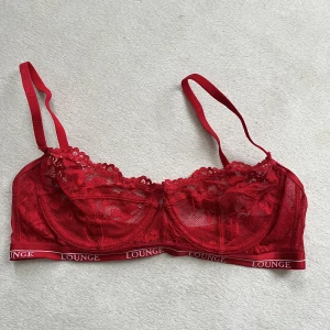 Bh från Lounge - Bh från Lounge underwear. Ledig använd. Storlek 80D. 