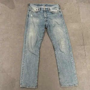 Acne studios Jeans - Acne studios jeans Modell: REGULAR FIT JEANS -1996 Storlek: 30/32 Byxorna är i nyskick.  Nypris: 3700 kr