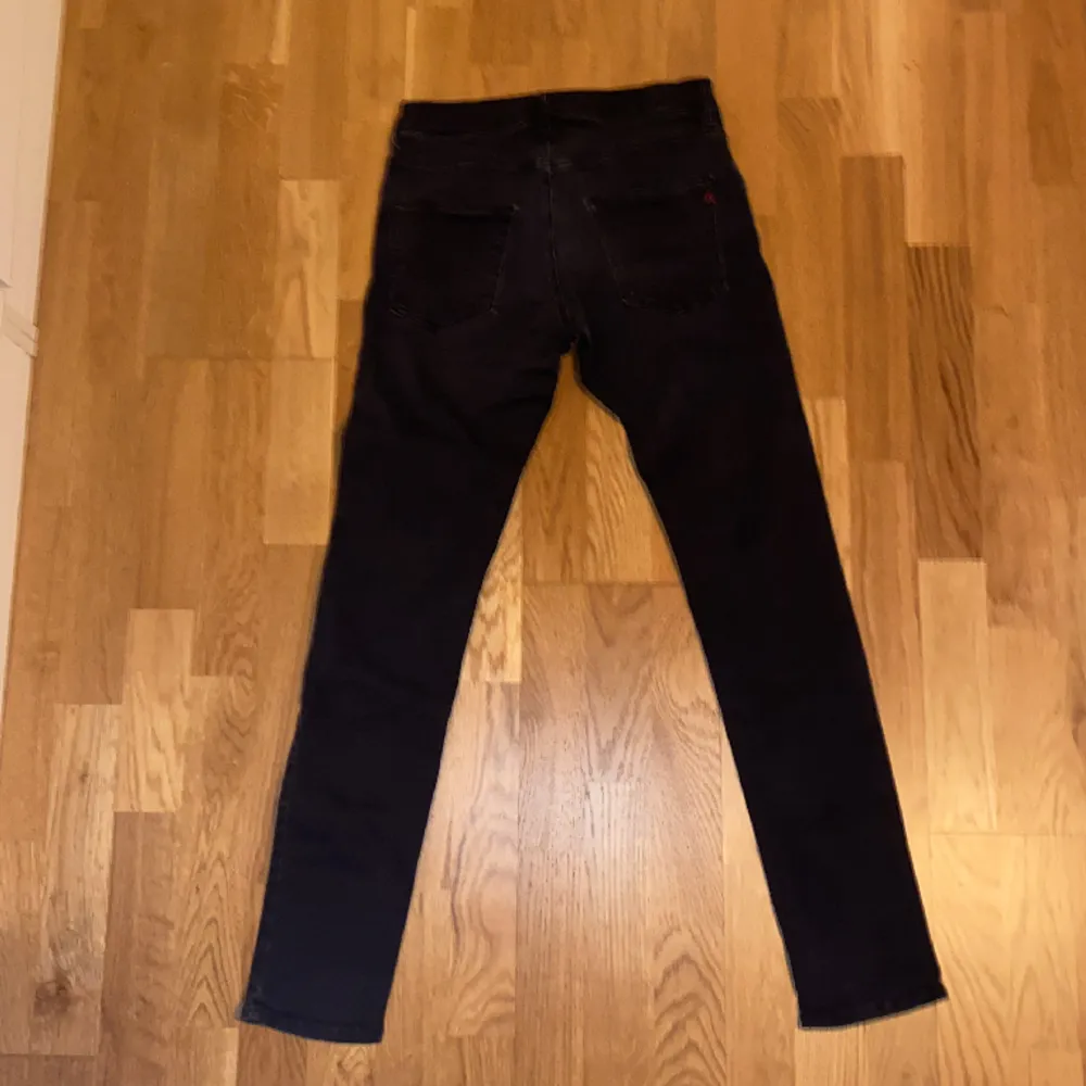 Säjer dessa snygga Replay jeans Super slim Hyper flex i färgen svart. Storlek 14 år H158 cm. PRIS KAN DISKUTERAS. Jeans & Byxor.