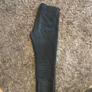 Polo ralph lauren Jeans - Ett par svarta Ralph lauren jeans, bra skick på jeansen. Strl 155/66