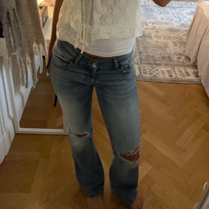 Lågmidjade jeans - Lågmidjade jeans ifrån nelly, helt i nyskick. Storlek 36