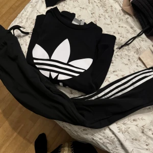 Adidas dress - Tränings set passar storlek xs&s