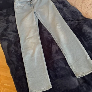 Ljusblå Gerry Weber jeans - Ljusblå raka Gerry Weber Roxy jeans i strl 42, rätt små. I nyskick.