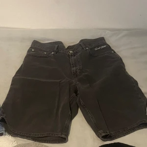 Sweet sktbs shorts - Aldrig använda då dem är för stora för mig så dem är väldigt bra skick. 