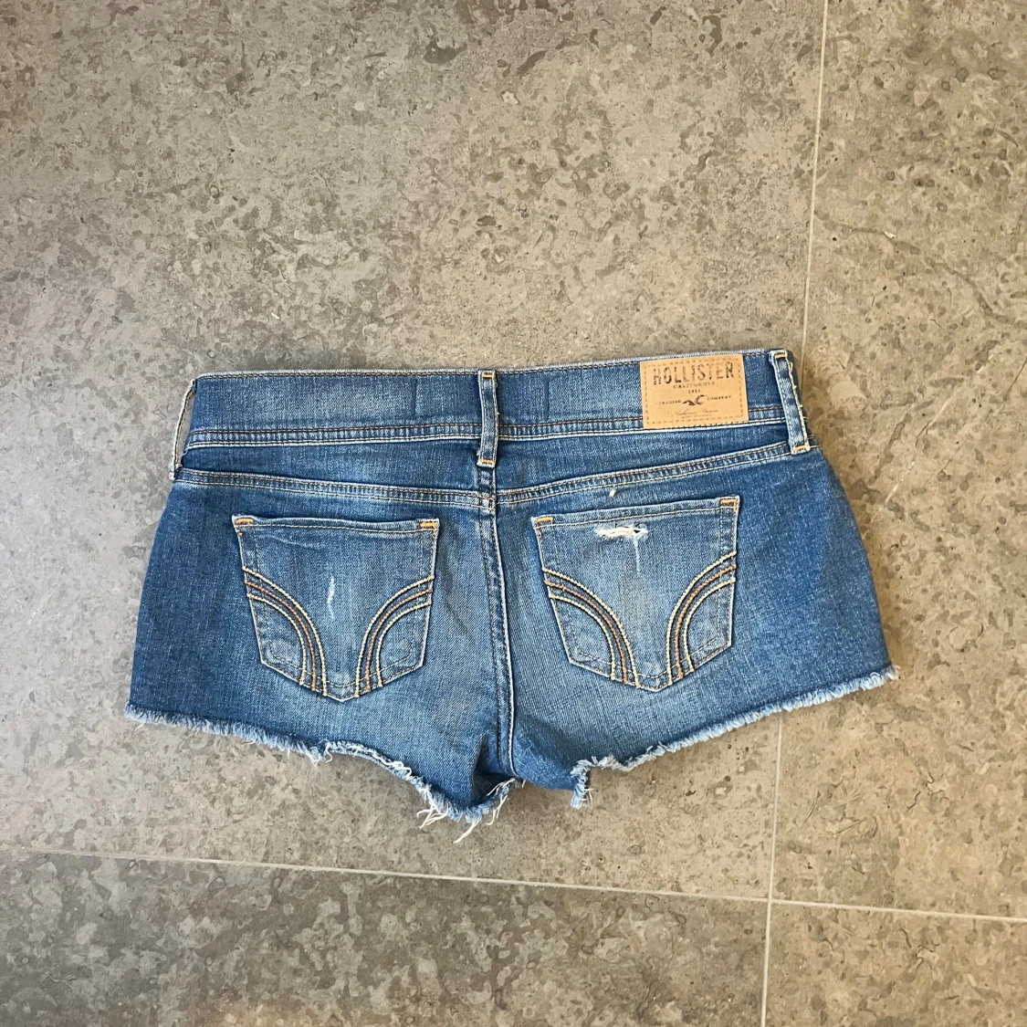 Lågmidjade jeansshorts  - 91