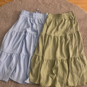 Långkjol  - Knappt änvända resår så passar alla skriv för mer bilder 🥰 150 kr st 