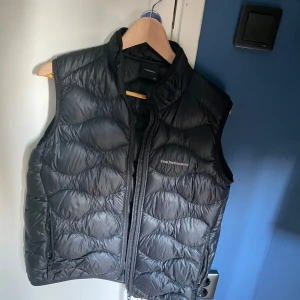 Peak väst - Väst från peak performance i bra skick storlek s / 170+ 