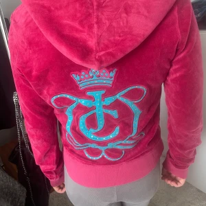 Juice couture kofta  - Liten för sin storlek jag brukar ha XS/S och den passar mig bra 💕