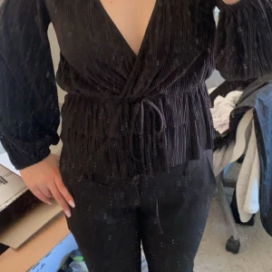 Svart Zara blus - Superfin!