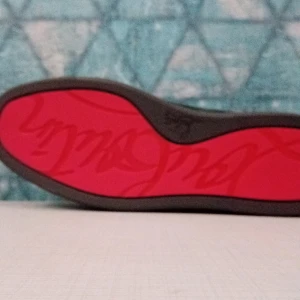 Louboutin  - Typ helt nya använda 3 /4 gånger fina till sommaren jag göra traded för att slipa betala 