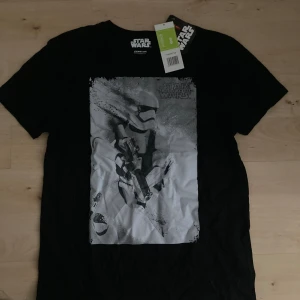 Star wars t shirt  - Ny oanvänd star wars t shirt storlek s