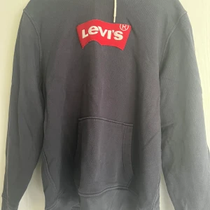 Levis hoodie - Levis hoodie Storlek L Kan skickas mer bilder