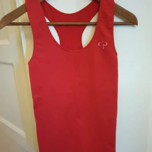 Linne Pierre Robert strl S - Strl S. Linne i nyskick från Pierre Robert.