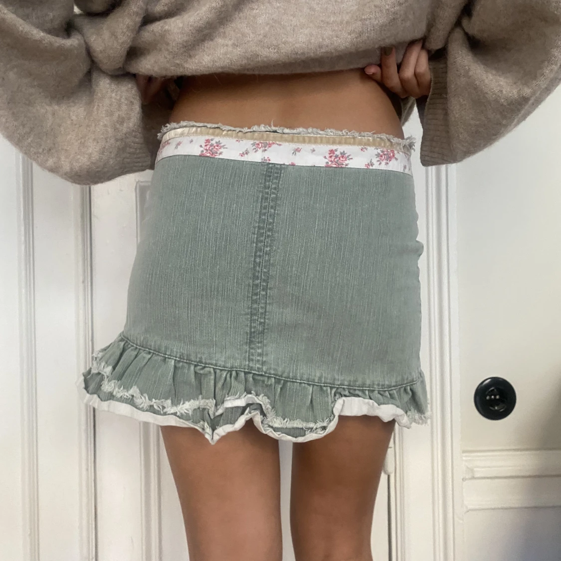 Jättecool grön jeanskjol - 90