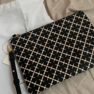 By Malene Birger väska  - By Malene Birger väska, använd men i bra skick. Frakten står köparen för skriv gärna vid frågor!