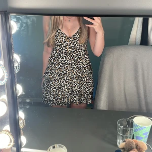 Leopard klänning  - Jättefin leopardmönstrad klänning!💗