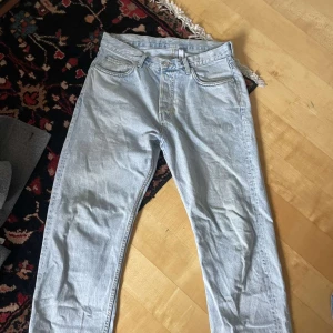 Weekday space jeans - Space jeans hyfsat skick