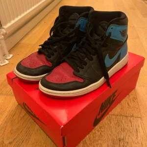 Air Jordan 1 High - Air Jordan 1 High Unc to Chicago. Storlek 42.5