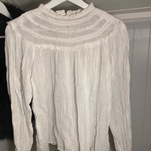 Blus Gina tricot  - Jättefin blus storlek Xs från Gina tricot 💓
