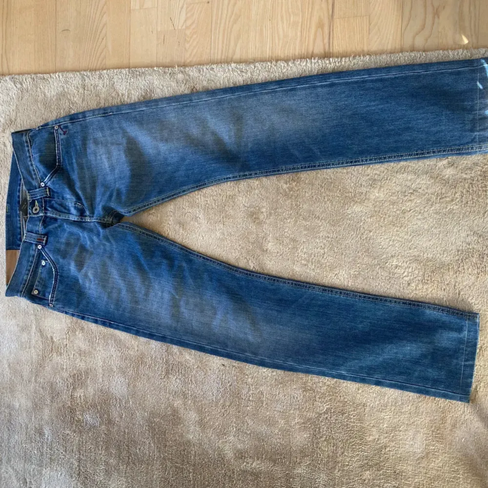 Blåa Dondup jeans, hör av er vid frågor.. Jeans & Byxor.