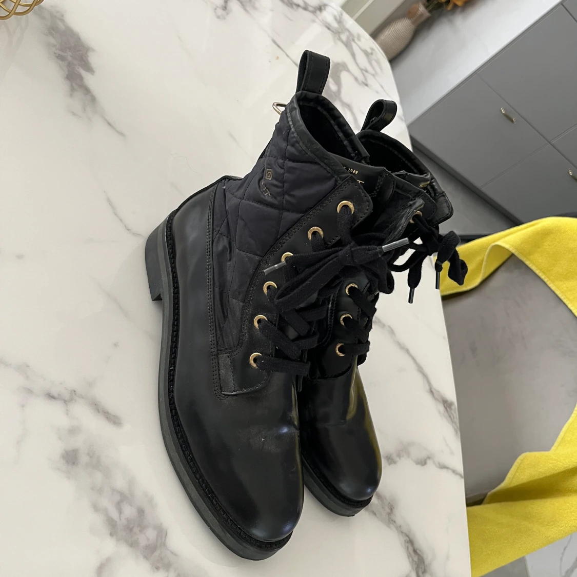 Gant skot, använd fåtal gånger. 500 kr.  - 93