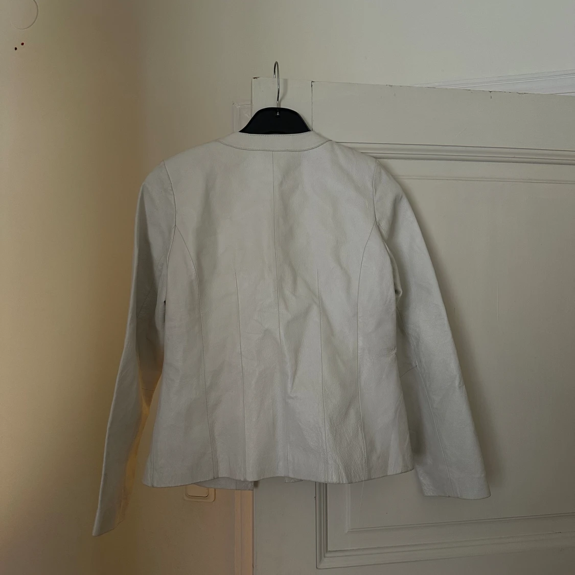 Vit läderjacka - 90