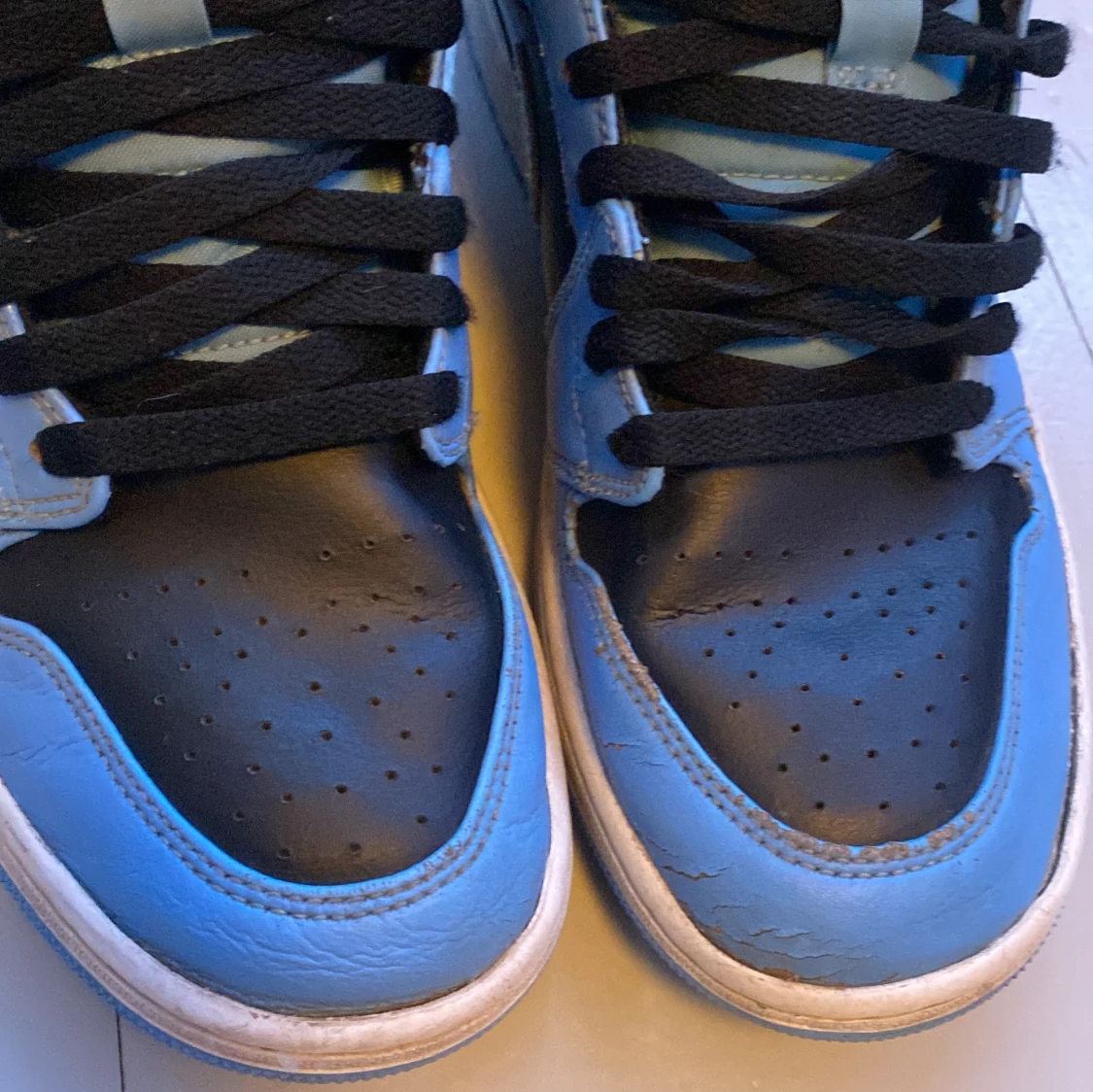 Nike Jordan 1 Mid svart/ljus blå  - 91