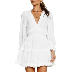 Studentklänning  - Perfekt student/sommarklänning från Dressy💞 Klänningen är helt oanvänd i storlek S, nypris 699kr. Säljer då jag hittat annan klänning! 