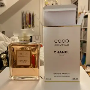 Säljer min coco mademoiselle chanel parfym 100ml💕 Oöppnad och helt ny. Säljer då jag har två hemma. Originalförpackning finns kvar. Fick den för några veckor sen. Nypris 1900kr