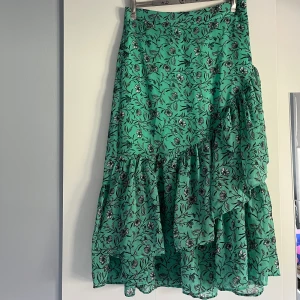 Maxi lång midi kjol Gina  - Maxi Midi kjol från gina